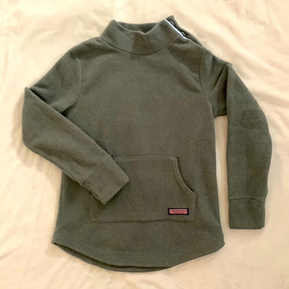 Vineyard Vines pullover fleece sweatshirt (size M/10-12)